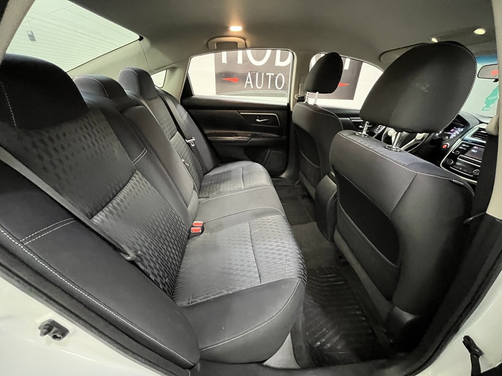 2018 Nissan Altima Image 15