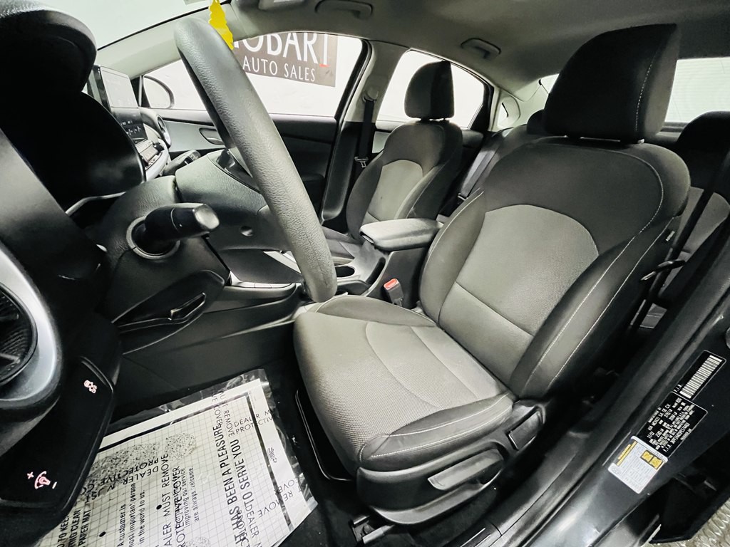 2023 Kia Forte Image 8