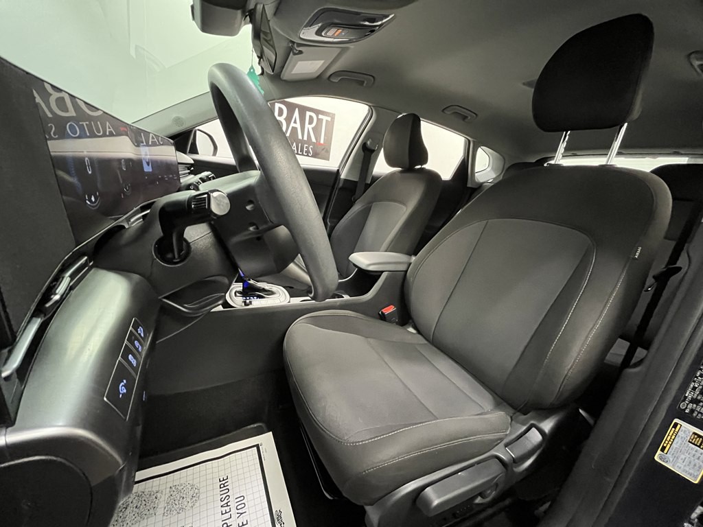 2025 Hyundai Kona Image 8