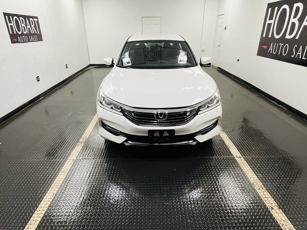 2017 Honda Accord Image 2