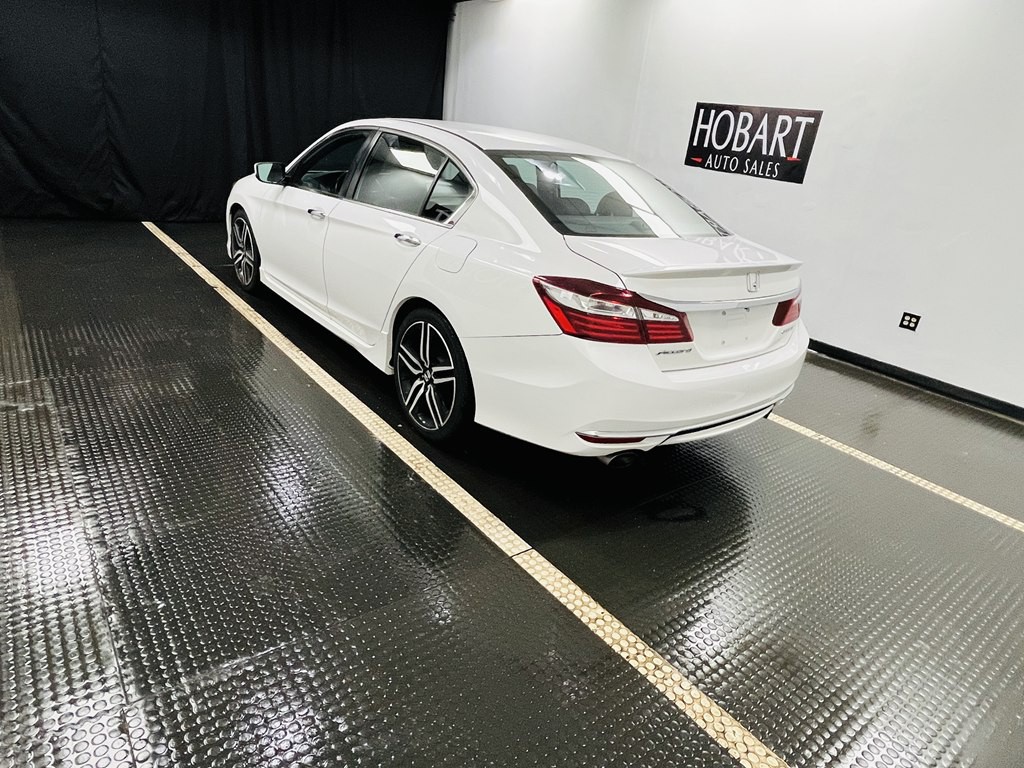 2017 Honda Accord Image 4