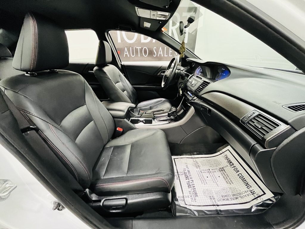 2017 Honda Accord Image 9