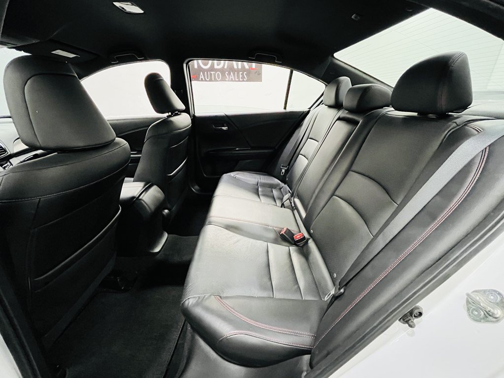 2017 Honda Accord Image 11