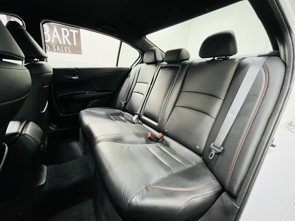 2017 Honda Accord Image 13