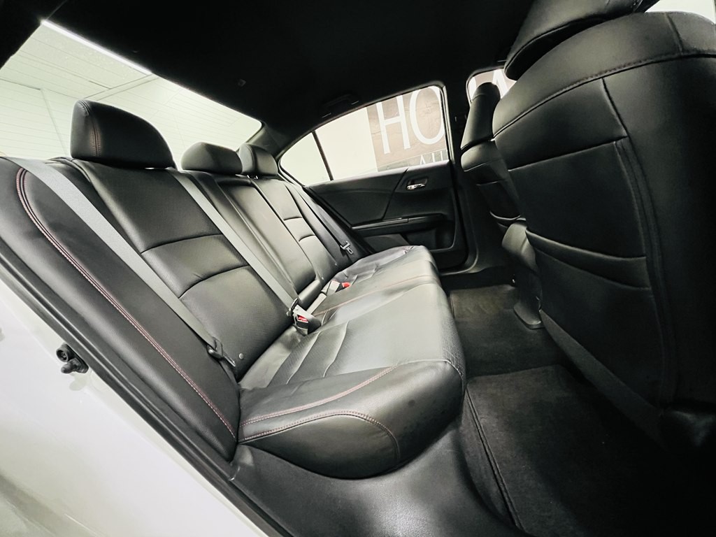 2017 Honda Accord Image 14