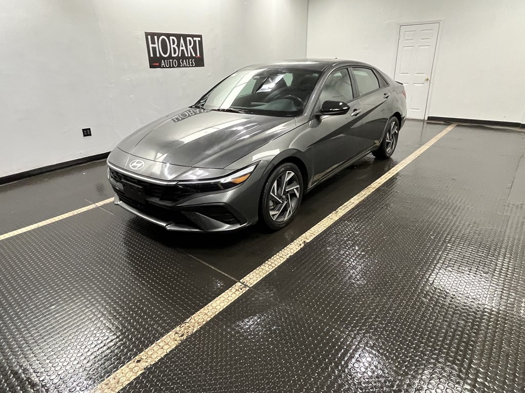 2025 Hyundai Elantra Image 3