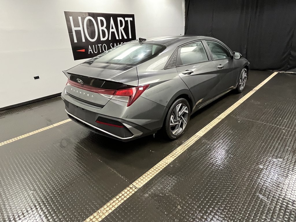 2025 Hyundai Elantra Image 6