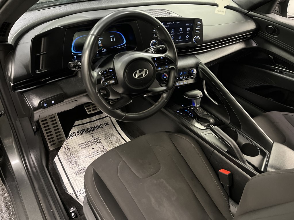 2025 Hyundai Elantra Image 9