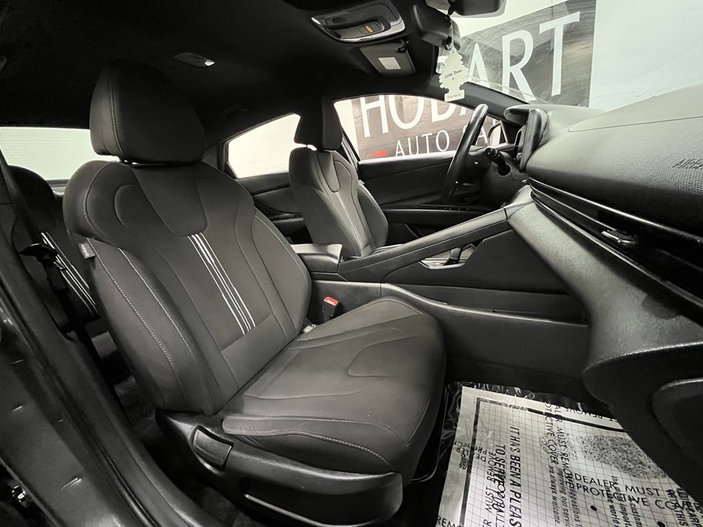 2025 Hyundai Elantra Image 11