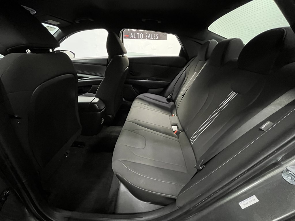 2025 Hyundai Elantra Image 12
