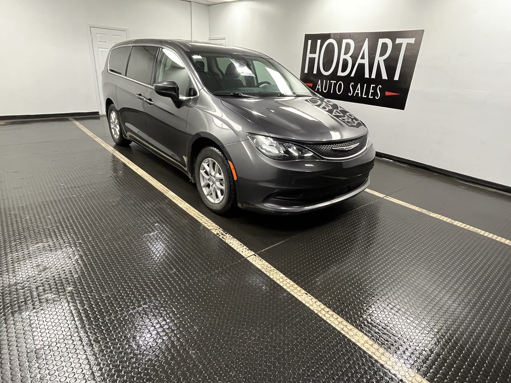 2023 Chrysler Voyager Image 1