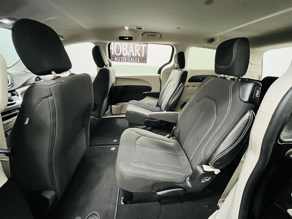 2023 Chrysler Voyager Image 12