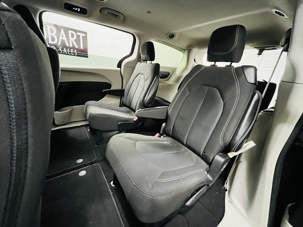 2023 Chrysler Voyager Image 13