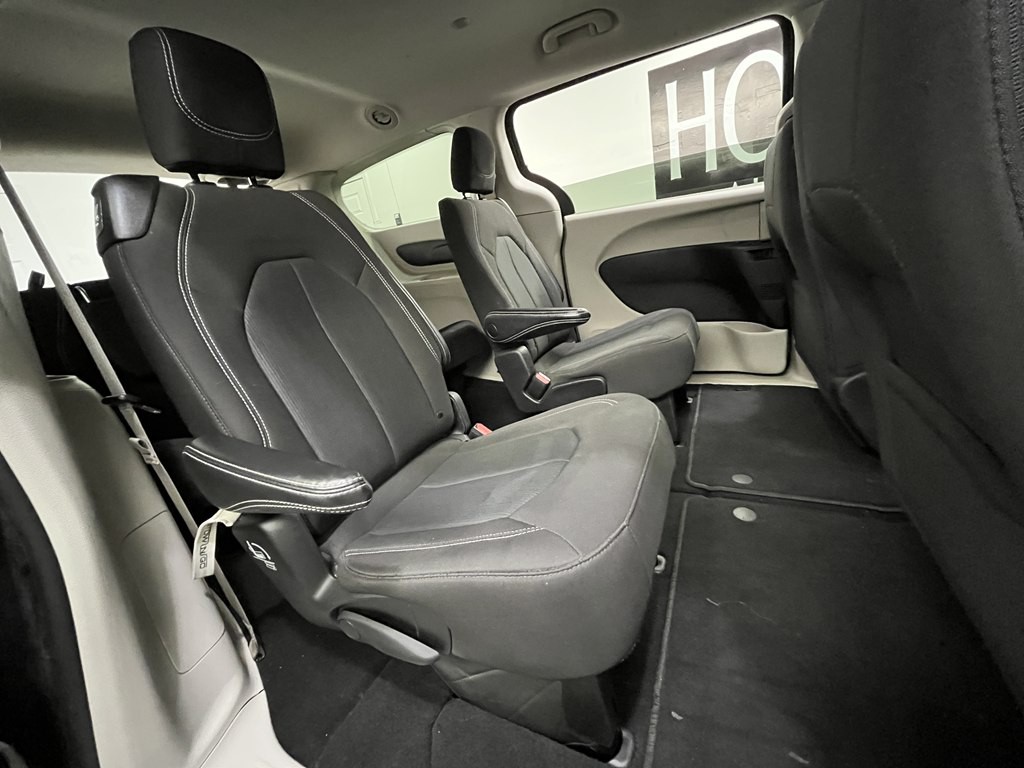 2023 Chrysler Voyager Image 15
