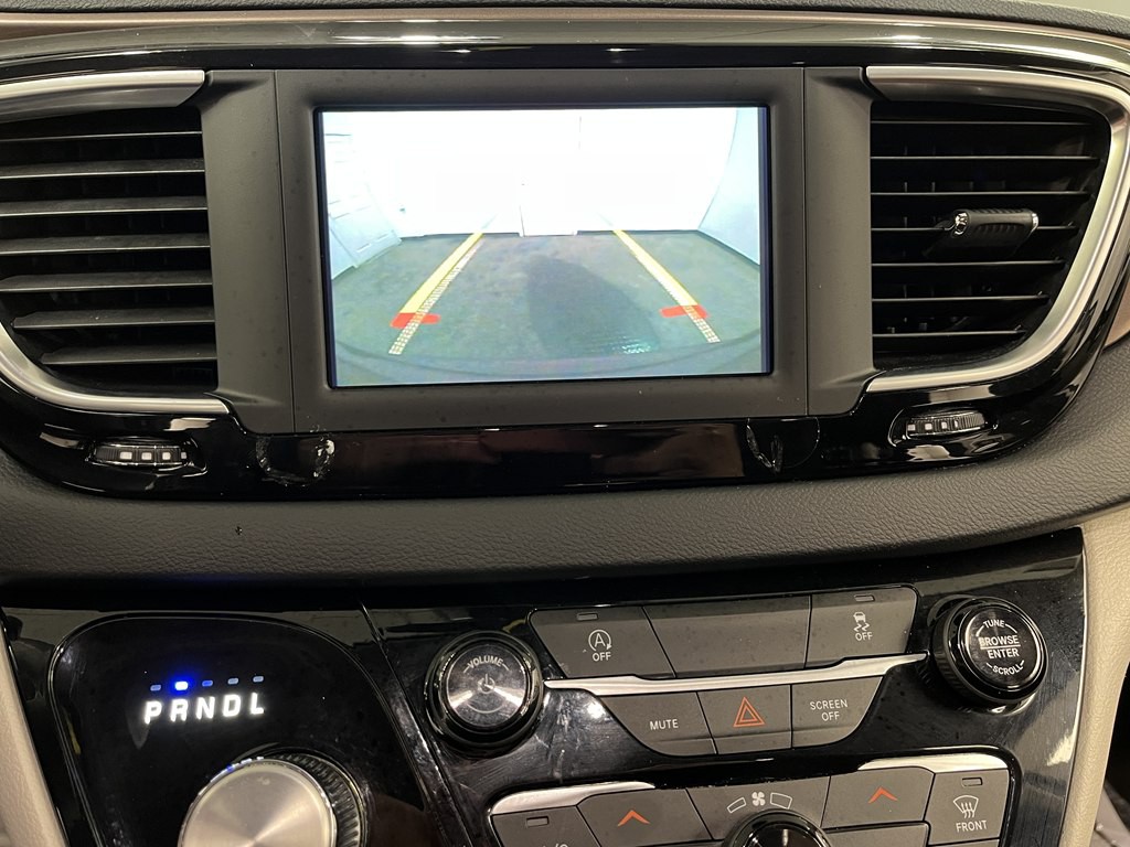 2023 Chrysler Voyager Image 19