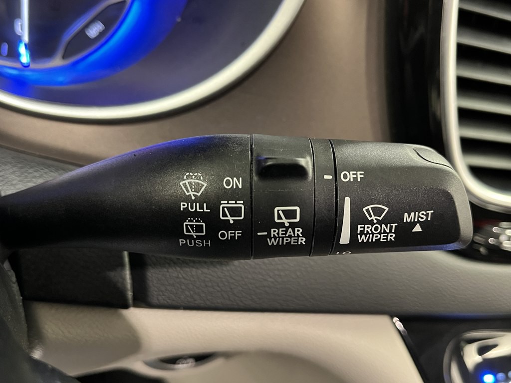 2023 Chrysler Voyager Image 25