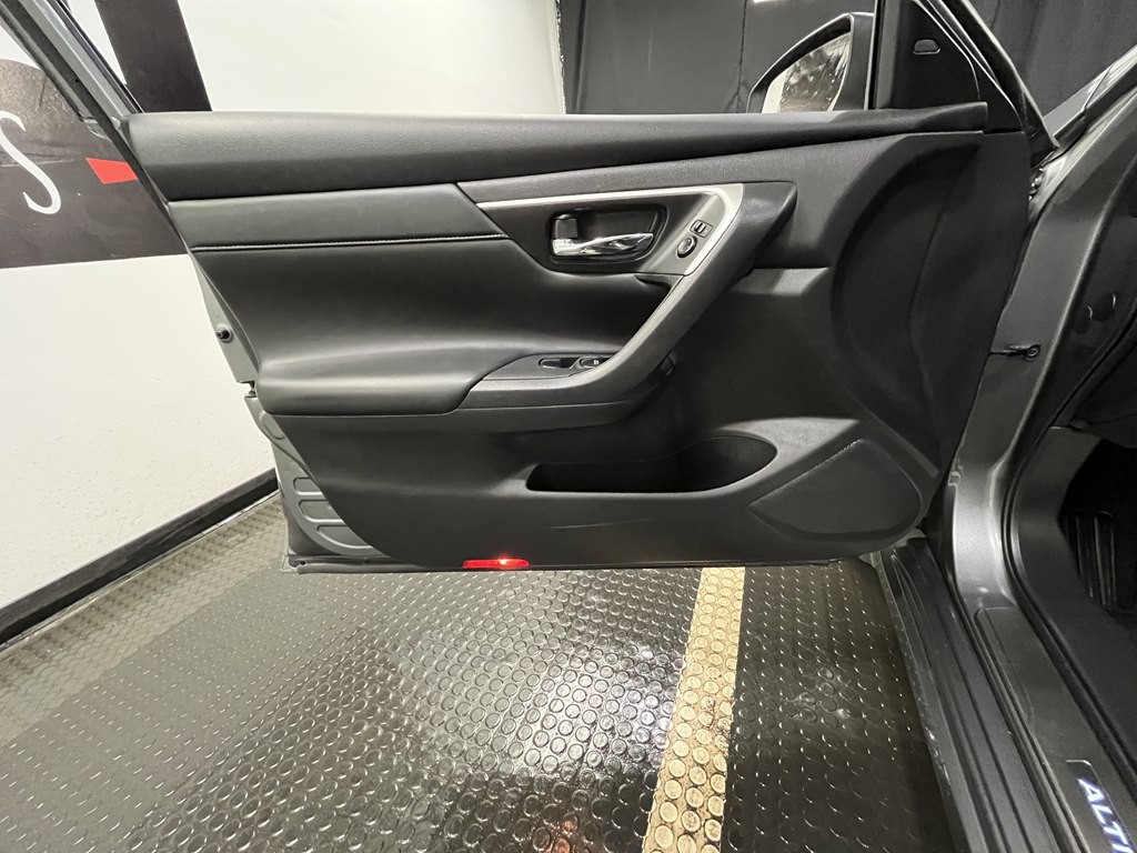 2018 Nissan Altima Image 7