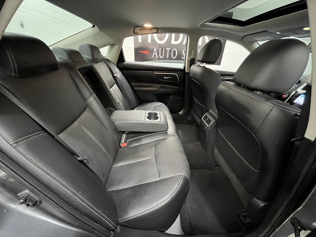 2018 Nissan Altima Image 16