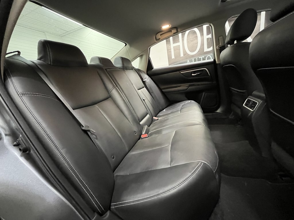 2018 Nissan Altima Image 17