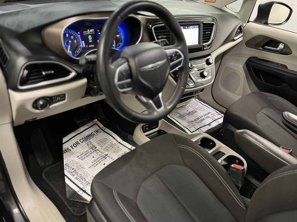 2023 Chrysler Voyager Image 9