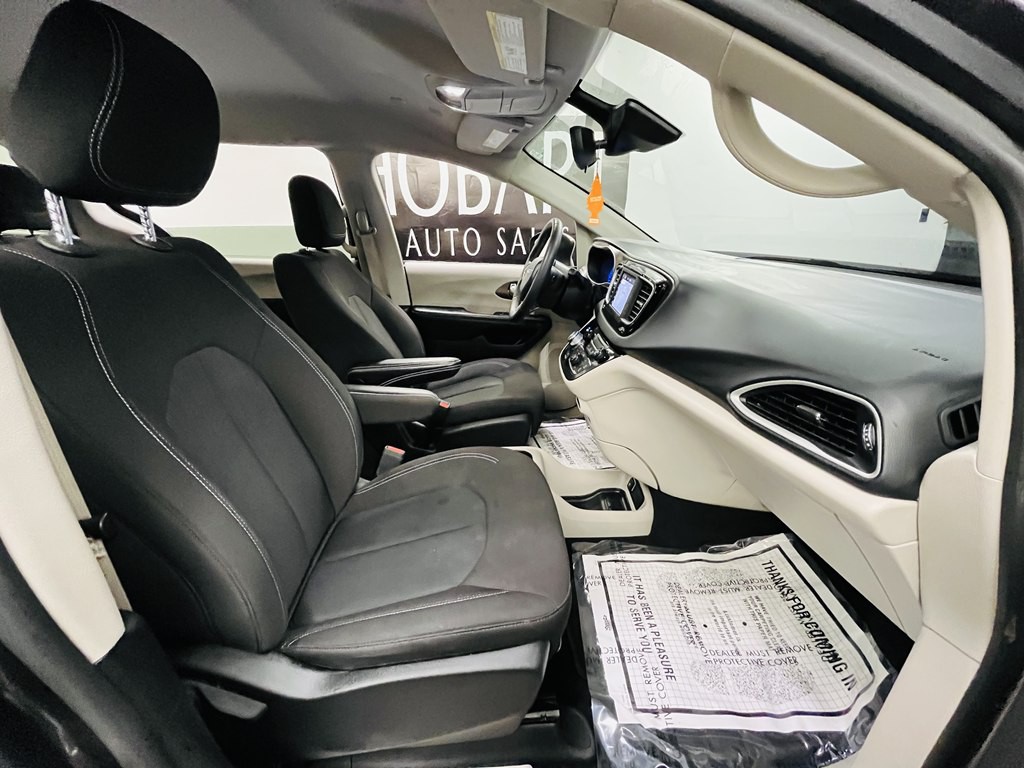 2023 Chrysler Voyager Image 11