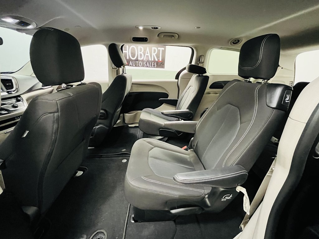2023 Chrysler Voyager Image 12