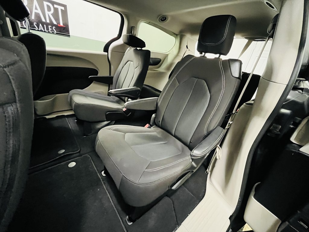 2023 Chrysler Voyager Image 13