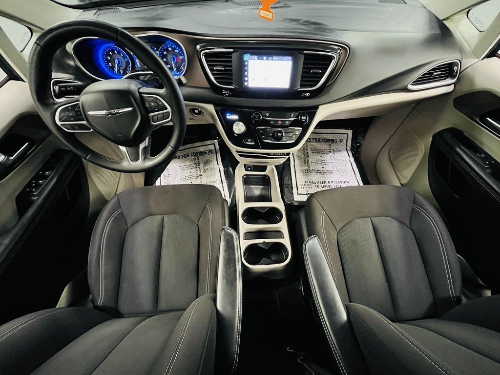 2023 Chrysler Voyager Image 18