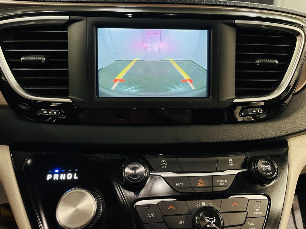 2023 Chrysler Voyager Image 19