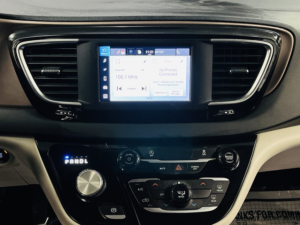 2023 Chrysler Voyager Image 20