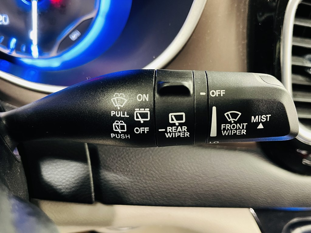 2023 Chrysler Voyager Image 25