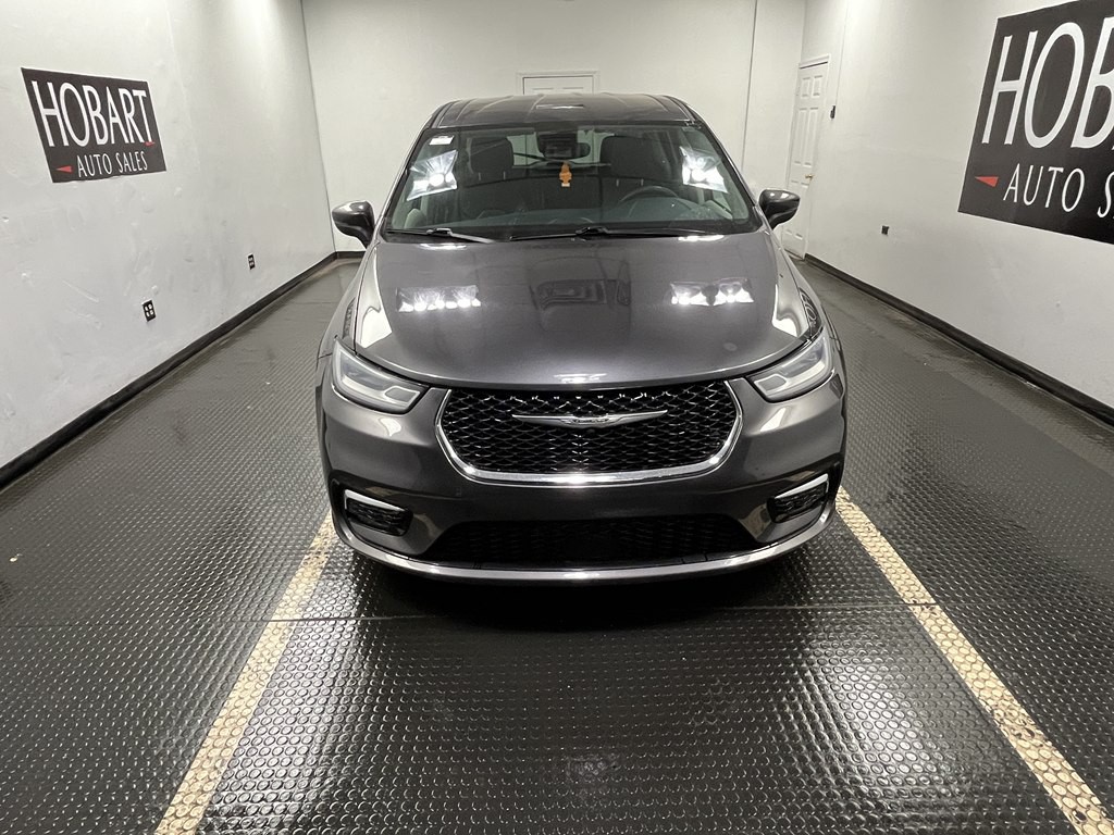 2023 Chrysler Pacifica Image 2