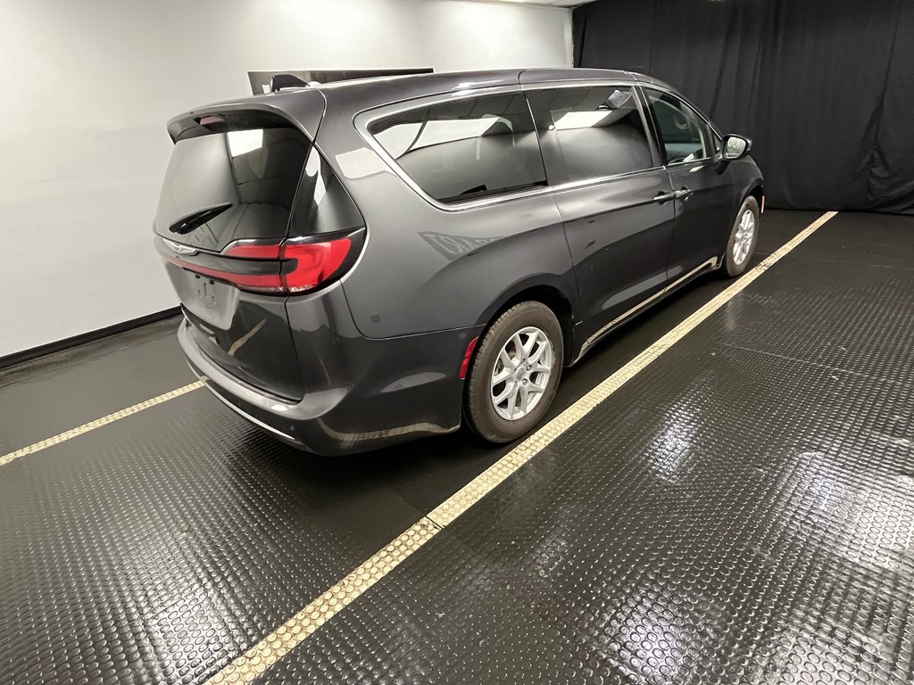 2023 Chrysler Pacifica Image 6