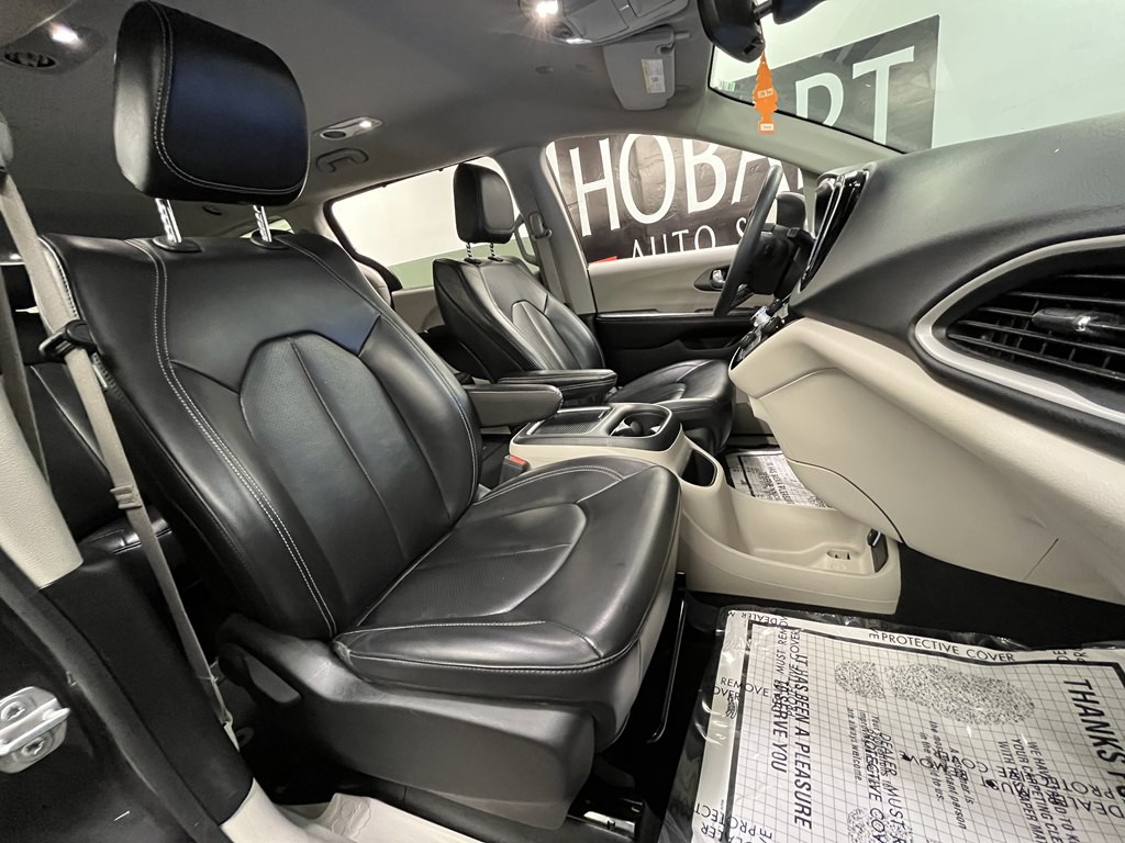 2023 Chrysler Pacifica Image 10