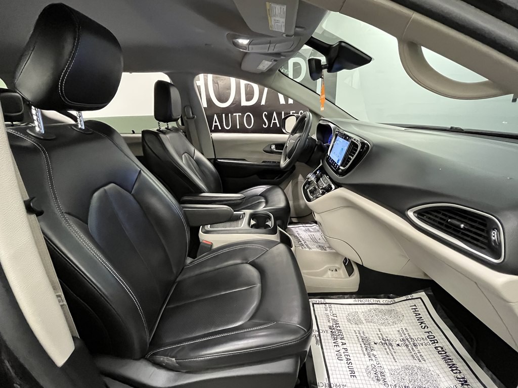 2023 Chrysler Pacifica Image 11