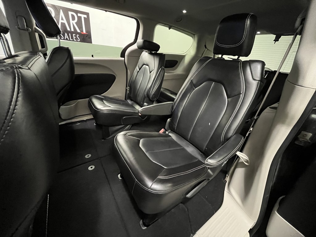 2023 Chrysler Pacifica Image 13