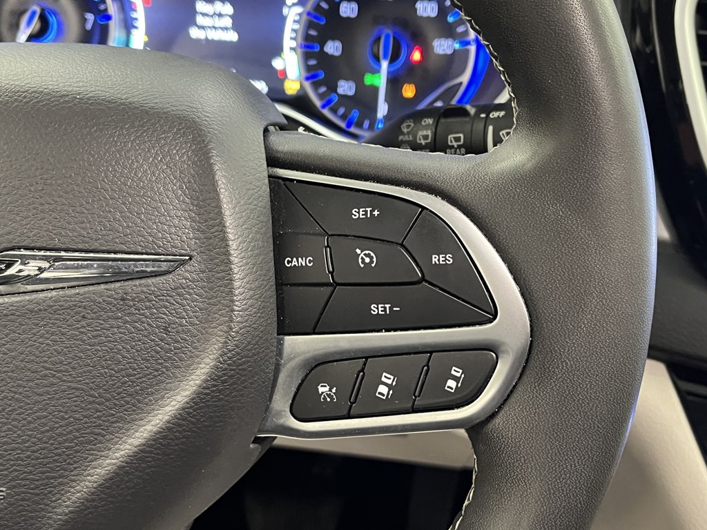 2023 Chrysler Pacifica Image 22