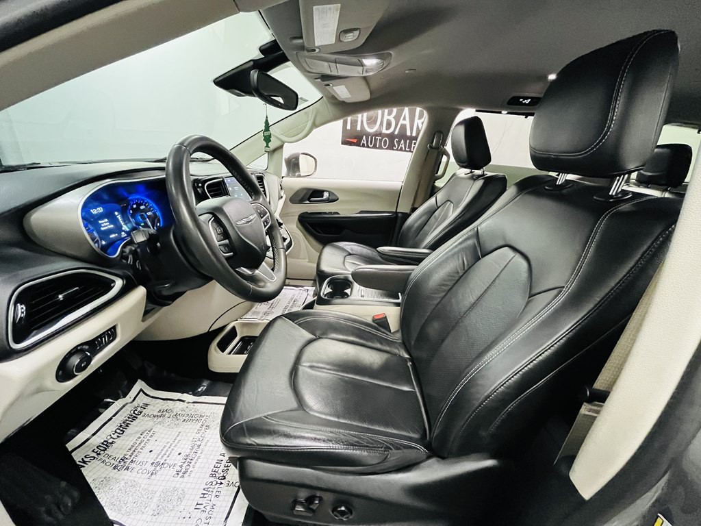 2022 Chrysler Pacifica Image 8