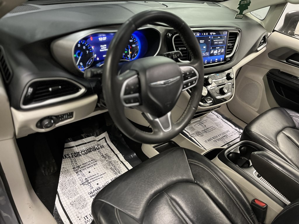 2022 Chrysler Pacifica Image 9