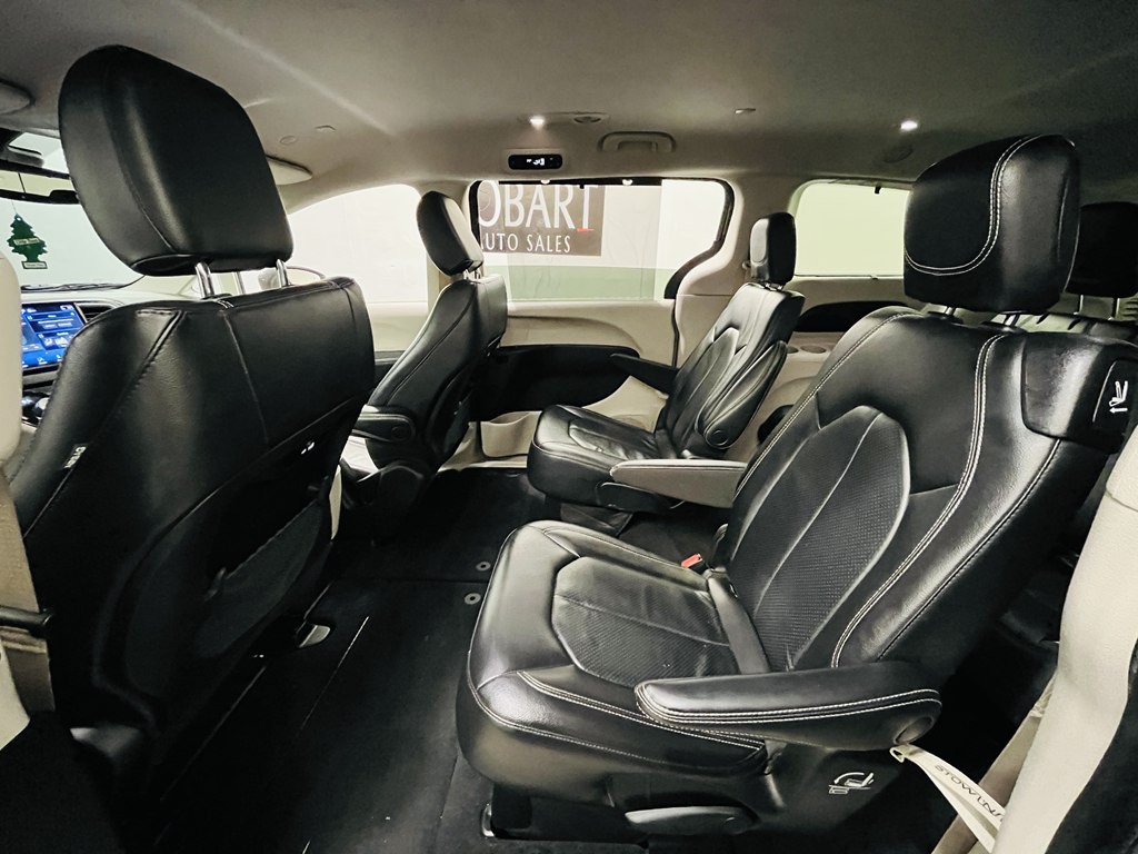 2022 Chrysler Pacifica Image 12