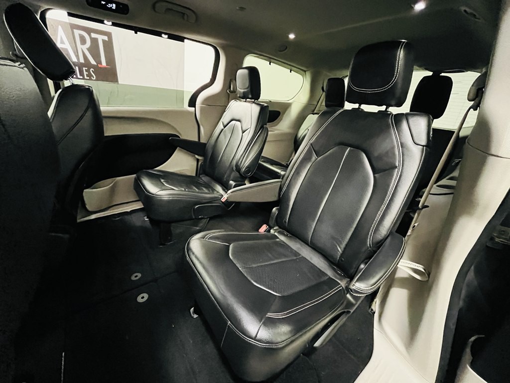 2022 Chrysler Pacifica Image 13