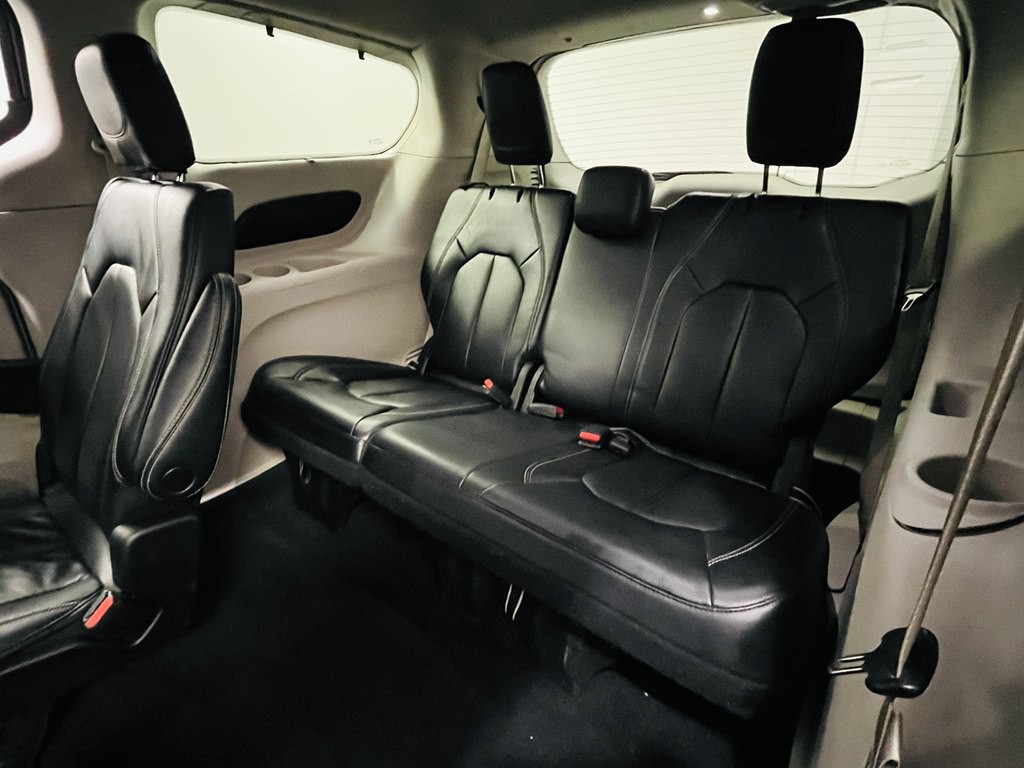 2022 Chrysler Pacifica Image 16