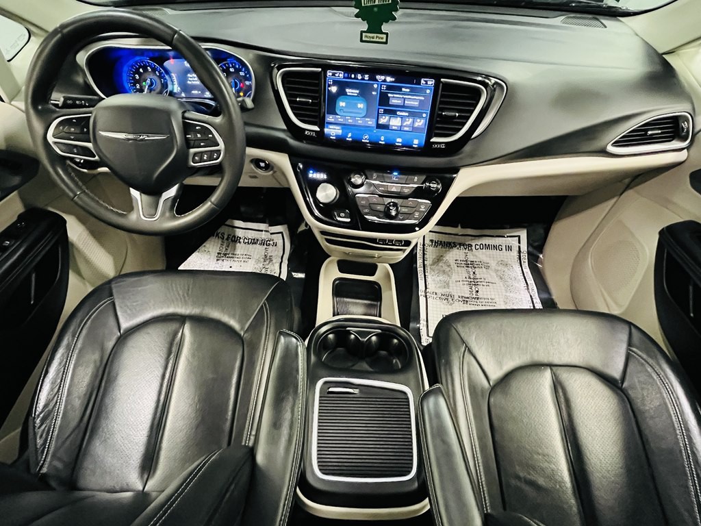 2022 Chrysler Pacifica Image 18