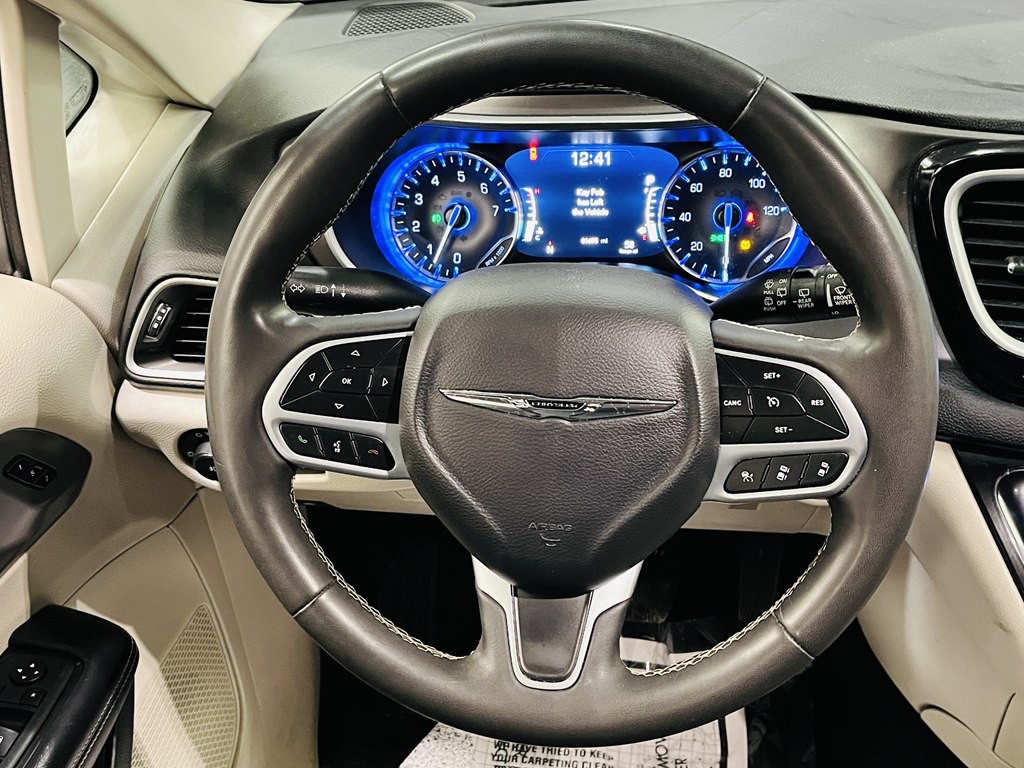 2022 Chrysler Pacifica Image 22