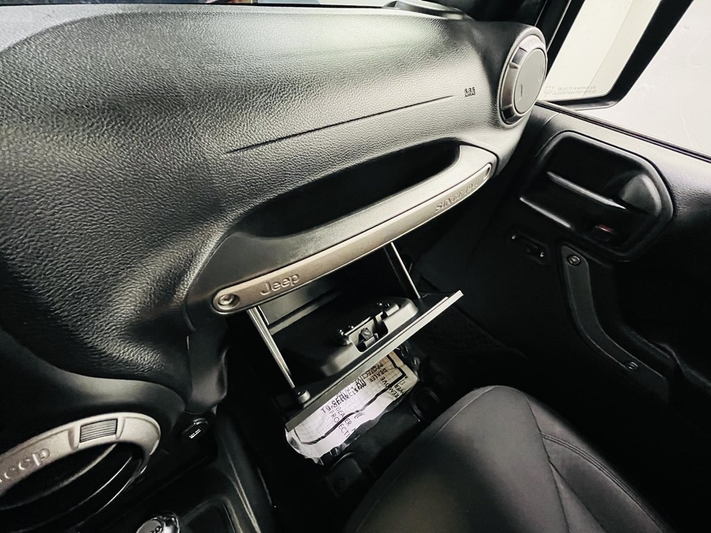 2017 Jeep Wrangler Unlimited Image 19