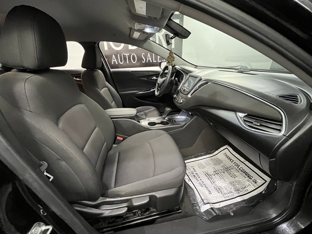 2018 Chevrolet Malibu Image 9