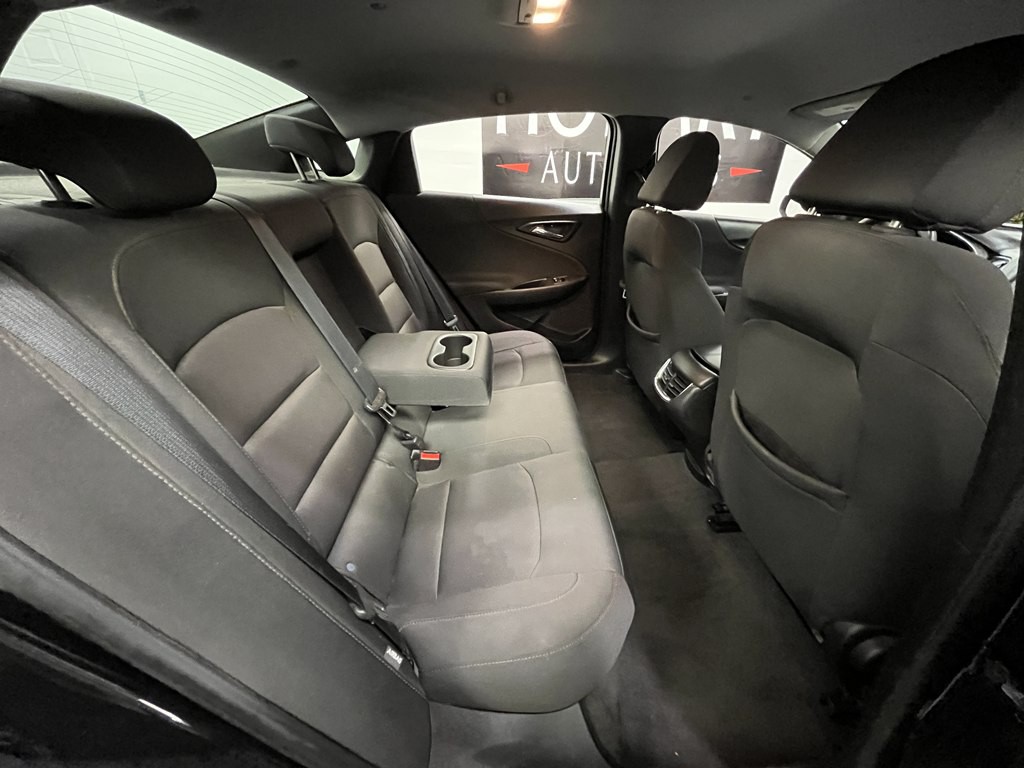 2018 Chevrolet Malibu Image 14