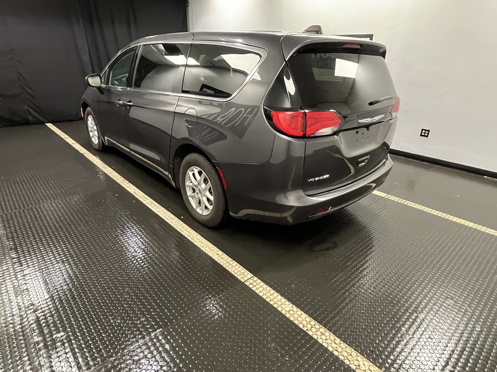 2023 Chrysler Voyager Image 4