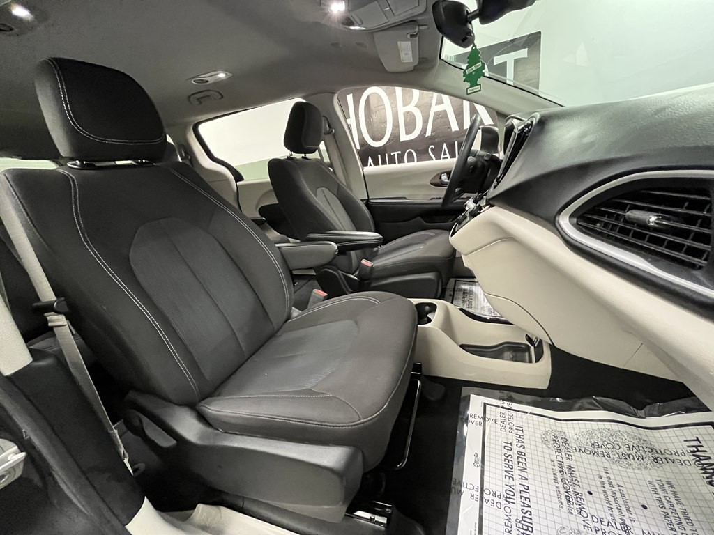 2023 Chrysler Voyager Image 11