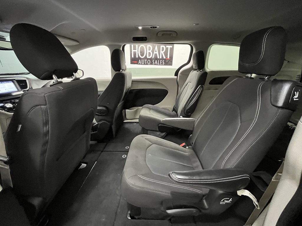 2023 Chrysler Voyager Image 12